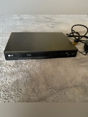 LG Black Blu-ray Disc Player with Front Tray